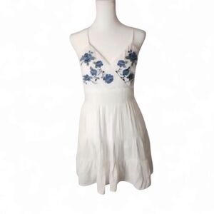 Altar'd State White Mini‎ Dress with Blue Floral Embroidery Size:M